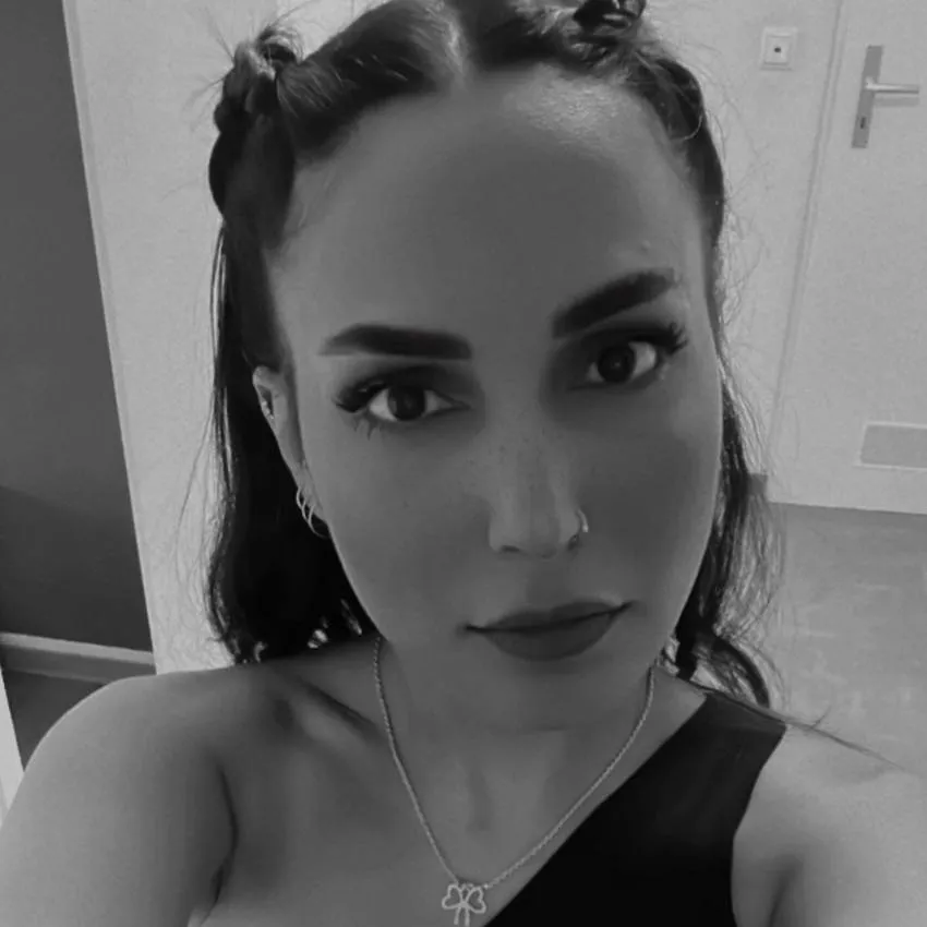 Artist Mahsa Nozad, spezialisiert auf Tattoo-Spezialisierungen, Stadt Bamberg