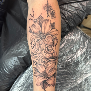 Portfolio Mahsa Nozad Blumen tattoo